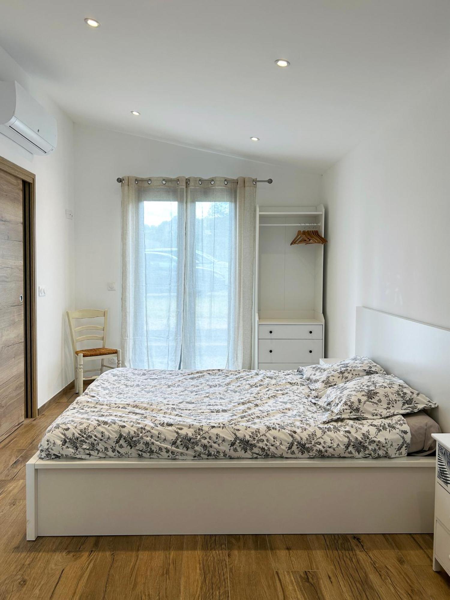 Le Petit Cabanon Provencal Villa *